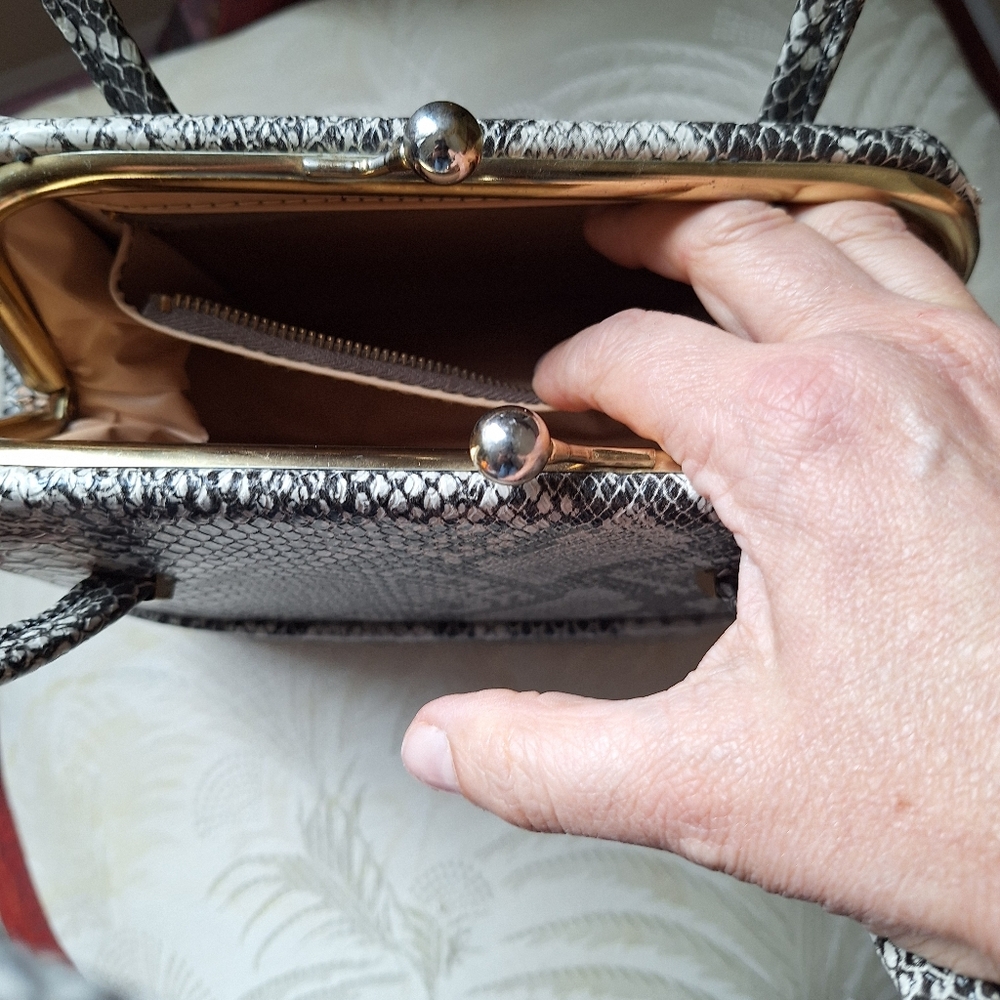 Vintage 1960 Preowned Faux Reptile Pattern Handbag Top Handle. - Picture 7 of 10